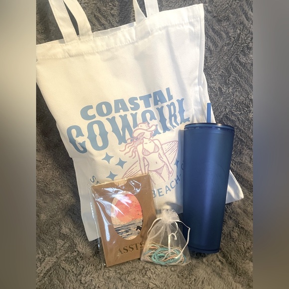 NEW Coastal Cowgirl Tote and StarbucksTumbler Set - Picture 1 of 10
